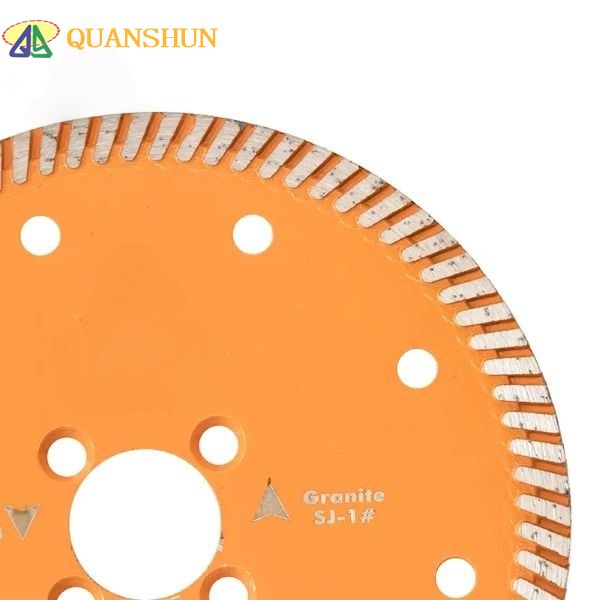 Diamond saw blade for granite cutting